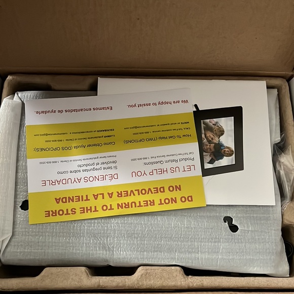 GiiNii 7” Digital Picture Frame - Picture 2 of 2